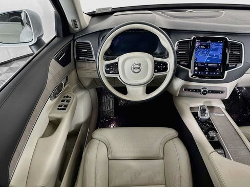 Used 2025 Volvo XC90 T8 Ultra w/ Protection Package Premier AWD/4WD image 21