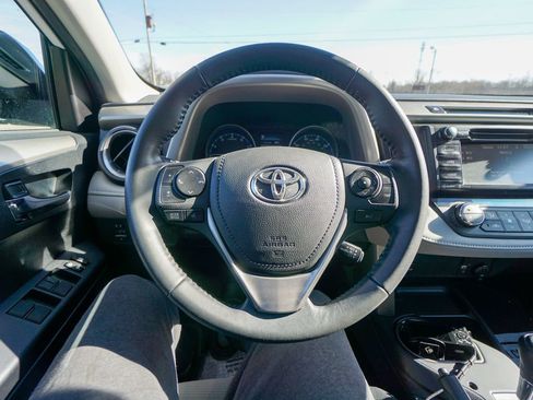 Used 2018 Toyota RAV4 XLE image 20