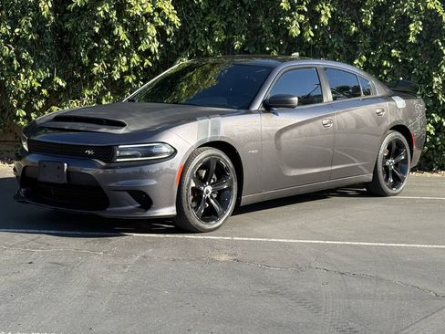 Used 2018 Dodge Charger R/T RWD image 4