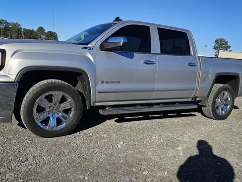 Used 2018 GMC Sierra 1500 SLT image 1