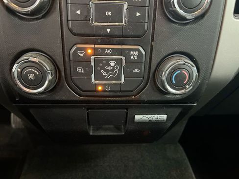 Used 2013 Ford F150 XLT w/ XLT Chrome Pkg image 16