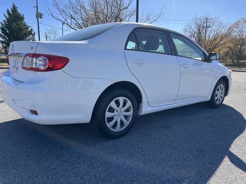 Used 2011 Toyota Corolla LE image 5