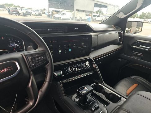 Used 2025 GMC Sierra 1500 AT4 AWD/4WD image 3