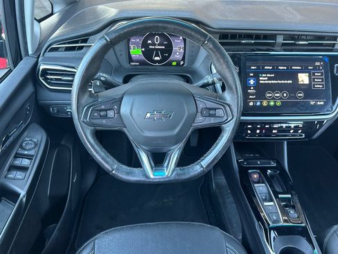 Used 2023 Chevrolet Bolt LT w/ Infotainment Package FWD image 13