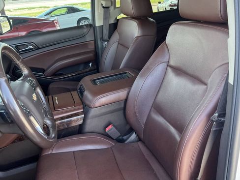 Used 2018 Chevrolet Suburban Premier AWD/4WD image 14