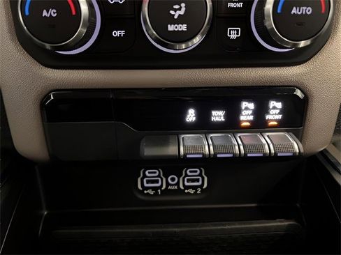 Used 2020 RAM 1500 Laramie image 30