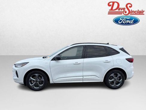 Used 2023 Ford Escape ST-Line w/ Tech Pack #1 image 9