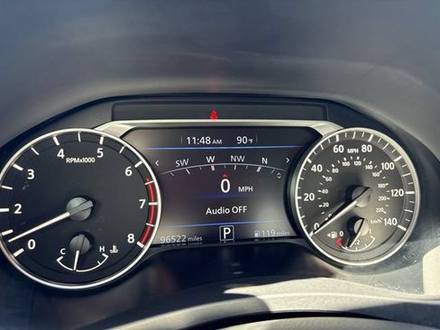Used 2023 Nissan Altima 2.5 SR w/ SR Premium Package FWD image 9