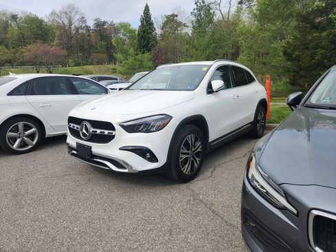 Used 2025 Mercedes-Benz GLA 250 4MATIC image 4