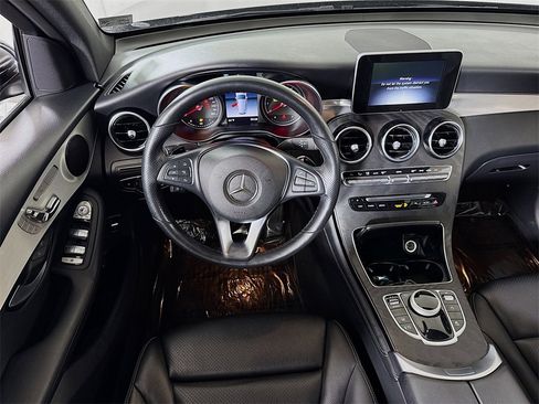 Used 2019 Mercedes-Benz GLC 300 4MATIC image 23