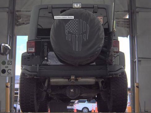 Used 2018 Jeep Wrangler Unlimited Rubicon w/ Cold Weather Group image 2