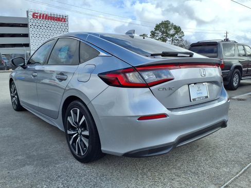 Certified 2023 Honda Civic EX-L image 3