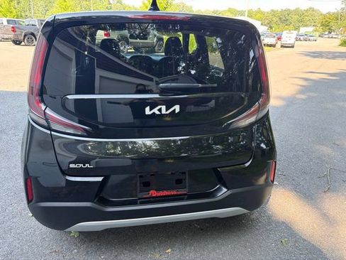 Used 2023 Kia Soul LX w/ Option Group 015 FWD image 4