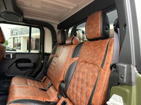 Used 2023 Jeep Gladiator Sport AWD/4WD image 37