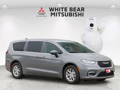 Used 2023 Chrysler Pacifica Touring-L