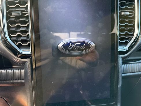 Used 2025 Ford Ranger Lariat w/ Trailer Tow Package image 14