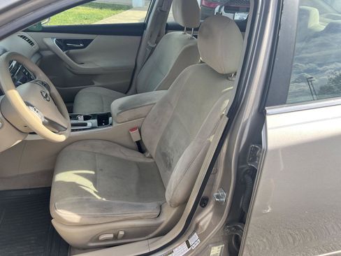 Used 2014 Nissan Altima 2.5 S w/ Sport Value Package image 8