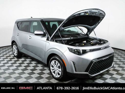 Used 2025 Kia Soul LX FWD image 30