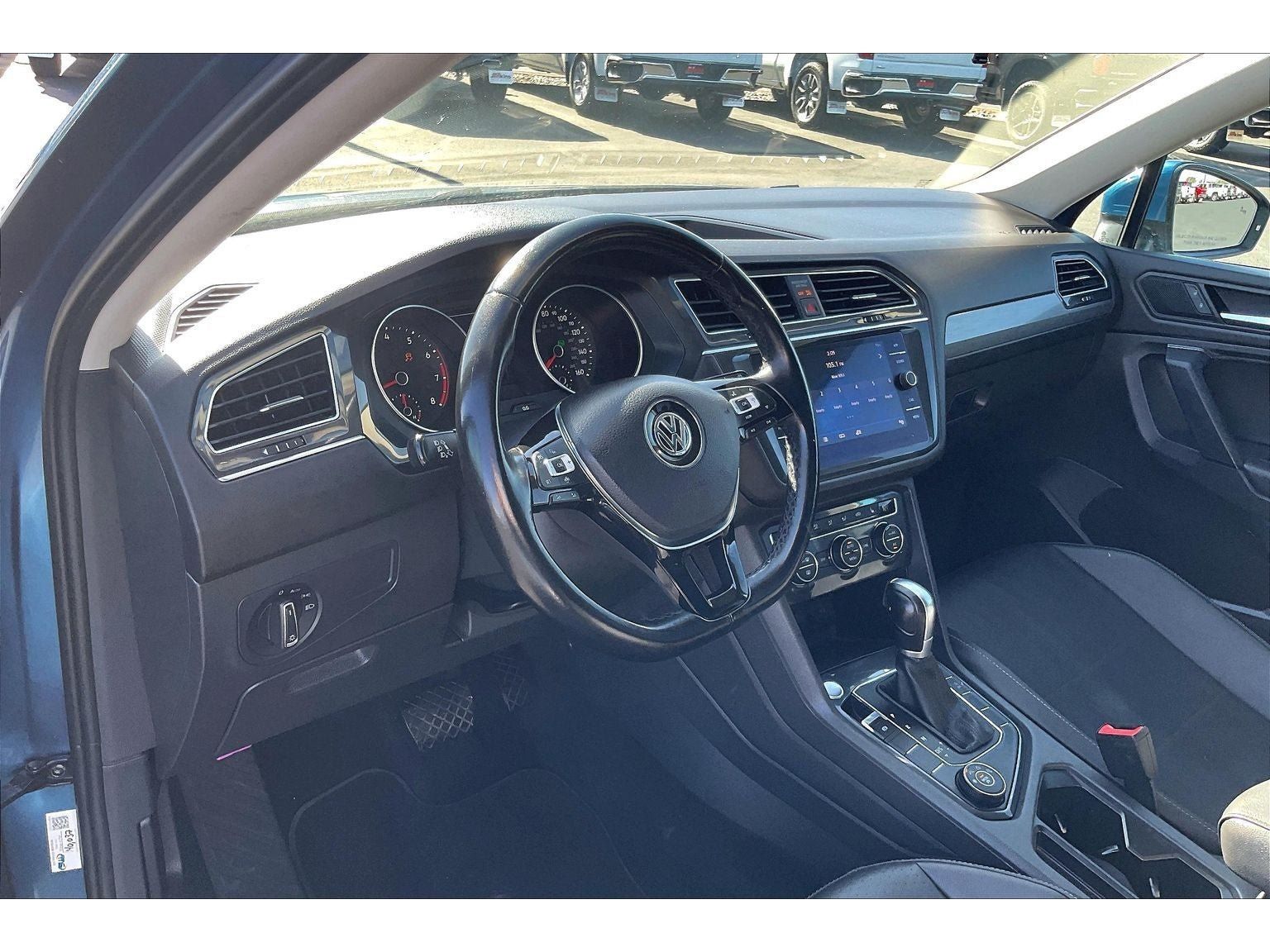 Used 2019 Volkswagen Tiguan SE AWD/4WD image 16