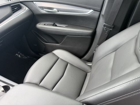 Used 2024 Cadillac XT5 Luxury FWD image 13