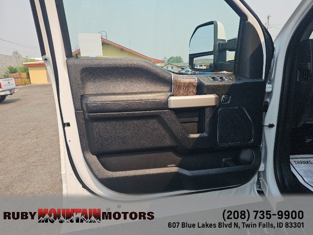 Used 2018 Ford F250 Lariat w/ Lariat Ultimate Package AWD/4WD image 12