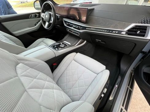 Used 2023 BMW X7 xDrive40i w/ M Sport Package image 37