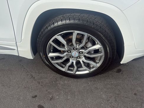 Used 2023 GMC Terrain Denali AWD/4WD image 9