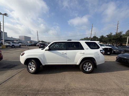 Certified 2022 Toyota 4Runner SR5 Premium w/ Moonroof Package RWD image 8