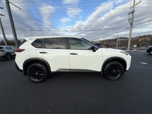 Certified 2021 Nissan Rogue S image 4