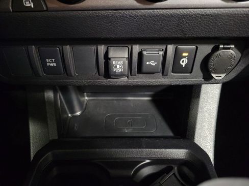 Used 2023 Toyota Tacoma TRD Off-Road image 16