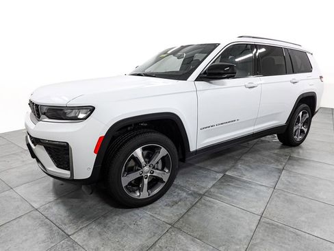 New 2026 Jeep Grand Cherokee L Limited w/ Luxury Tech Group II AWD/4WD image 4