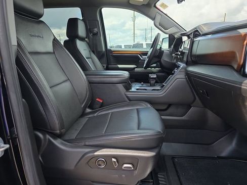 Used 2024 GMC Sierra 1500 Denali w/ Denali Reserve Package AWD/4WD image 16