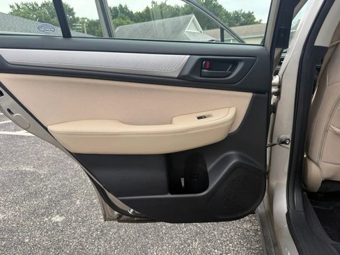 Used 2019 Subaru Outback 2.5i AWD/4WD image 13