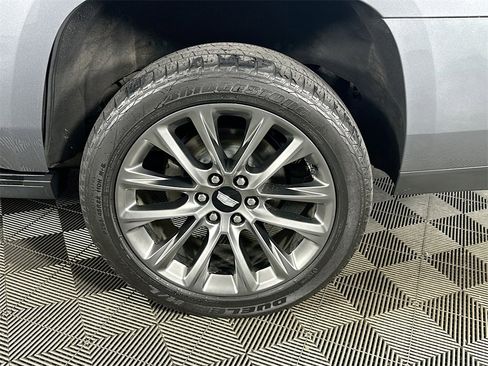 Used 2019 Cadillac Escalade Premium Luxury w/ Escalade Sport Edition image 34