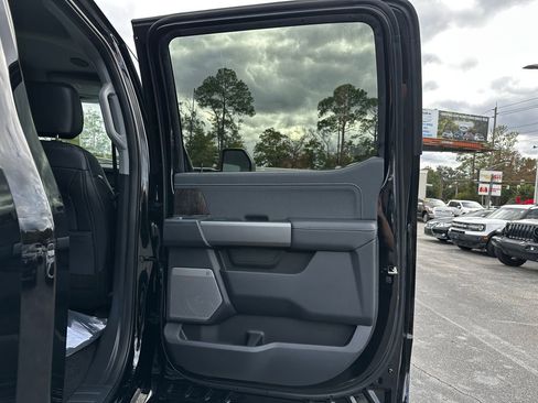 New 2026 Ford F250 Lariat w/ Black Appearance Package image 35