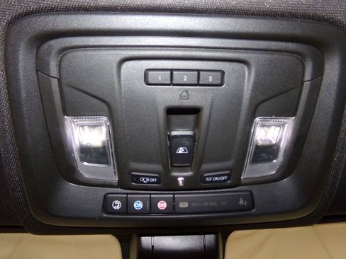 Used 2022 GMC Sierra 2500 AT4 w/ AT4 Preferred Package image 17