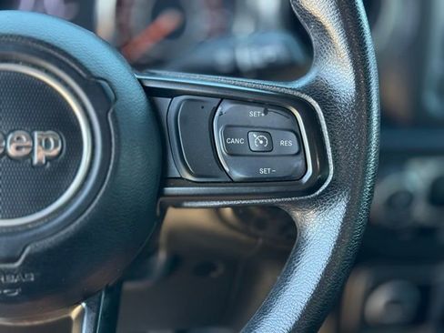 Used 2022 Jeep Gladiator Sport image 21