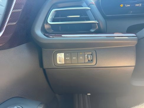 Used 2024 Chevrolet Traverse RS w/ LPO, Floor Liner Package AWD/4WD image 25