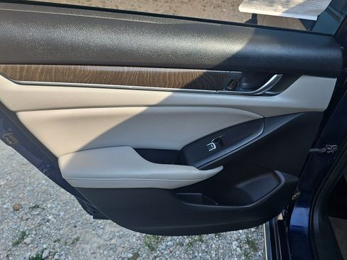 Used 2018 Honda Accord EX-L image 13