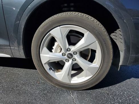 Used 2021 Audi Q5 2.0T Premium Plus w/ Premium Plus Package image 5