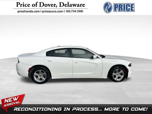 Used 2019 Dodge Charger SXT RWD image 1