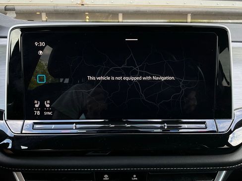 Used 2025 Volkswagen Atlas Cross Sport SE image 32