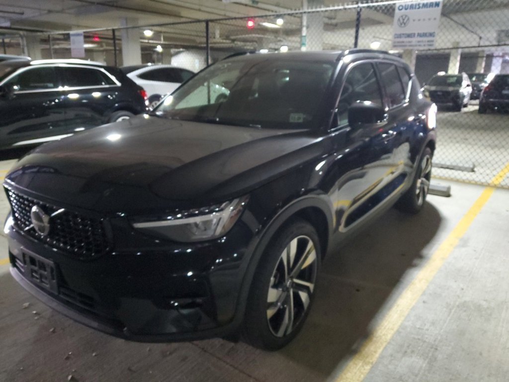 Used 2024 Volvo XC40 B5 Plus w/ Climate Package AWD/4WD image 22