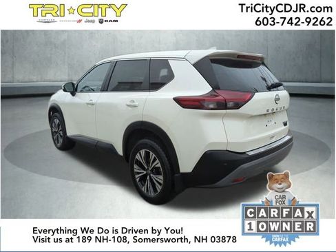 Used 2023 Nissan Rogue SV image 3