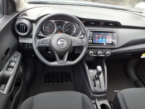 New 2025 Nissan Kicks Play S image 5