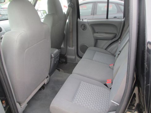 Used 2007 Jeep Liberty Sport image 10