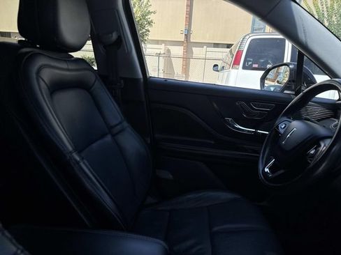 Used 2020 Lincoln Corsair AWD w/ Premium Package image 11