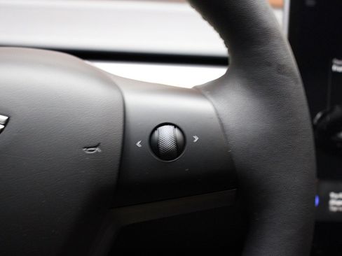 Used 2023 Tesla Model 3 Standard Range image 36