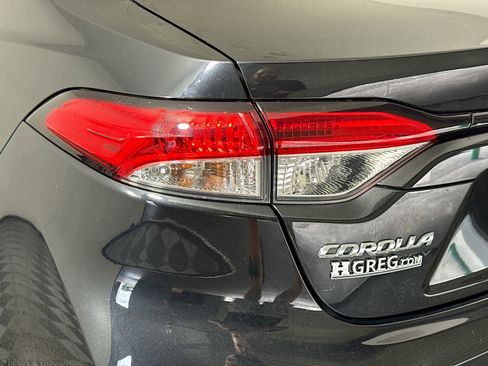 Used 2021 Toyota Corolla LE image 34