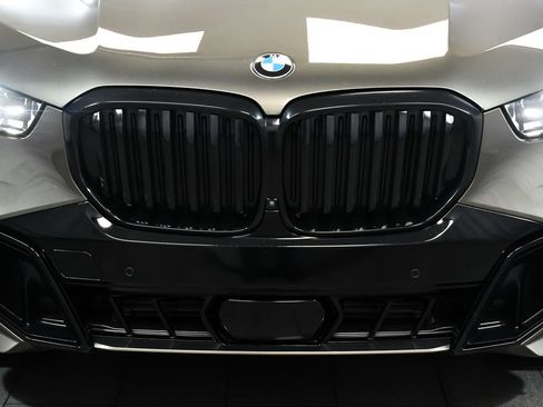 Used 2024 BMW X5 xDrive40i w/ M Sport Package AWD/4WD image 80